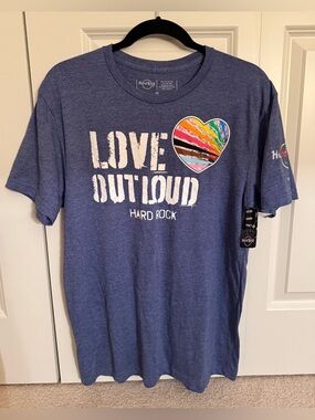 Hard Rock Cafe T-Shirt Love Out Loud Rome Unisex Medium New With Tags